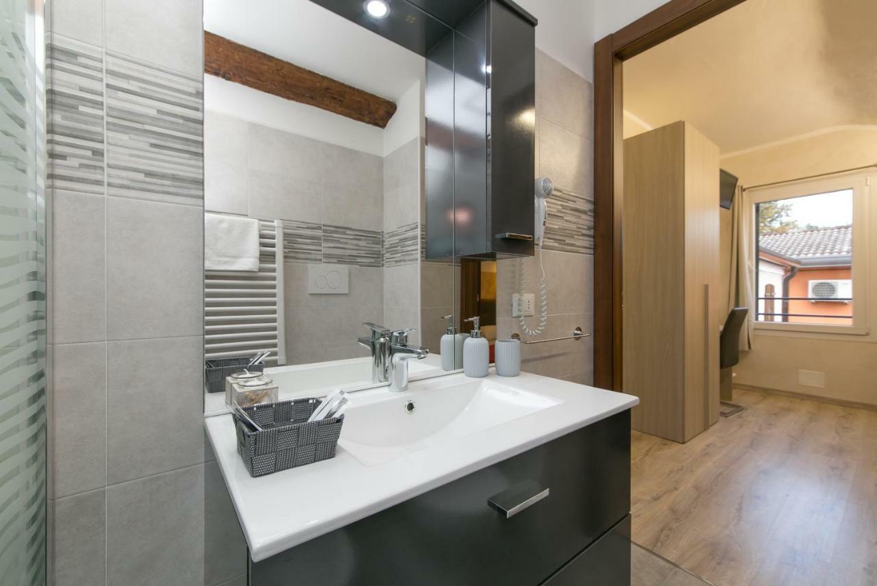 Red Lion Guest House Местре Екстериор снимка