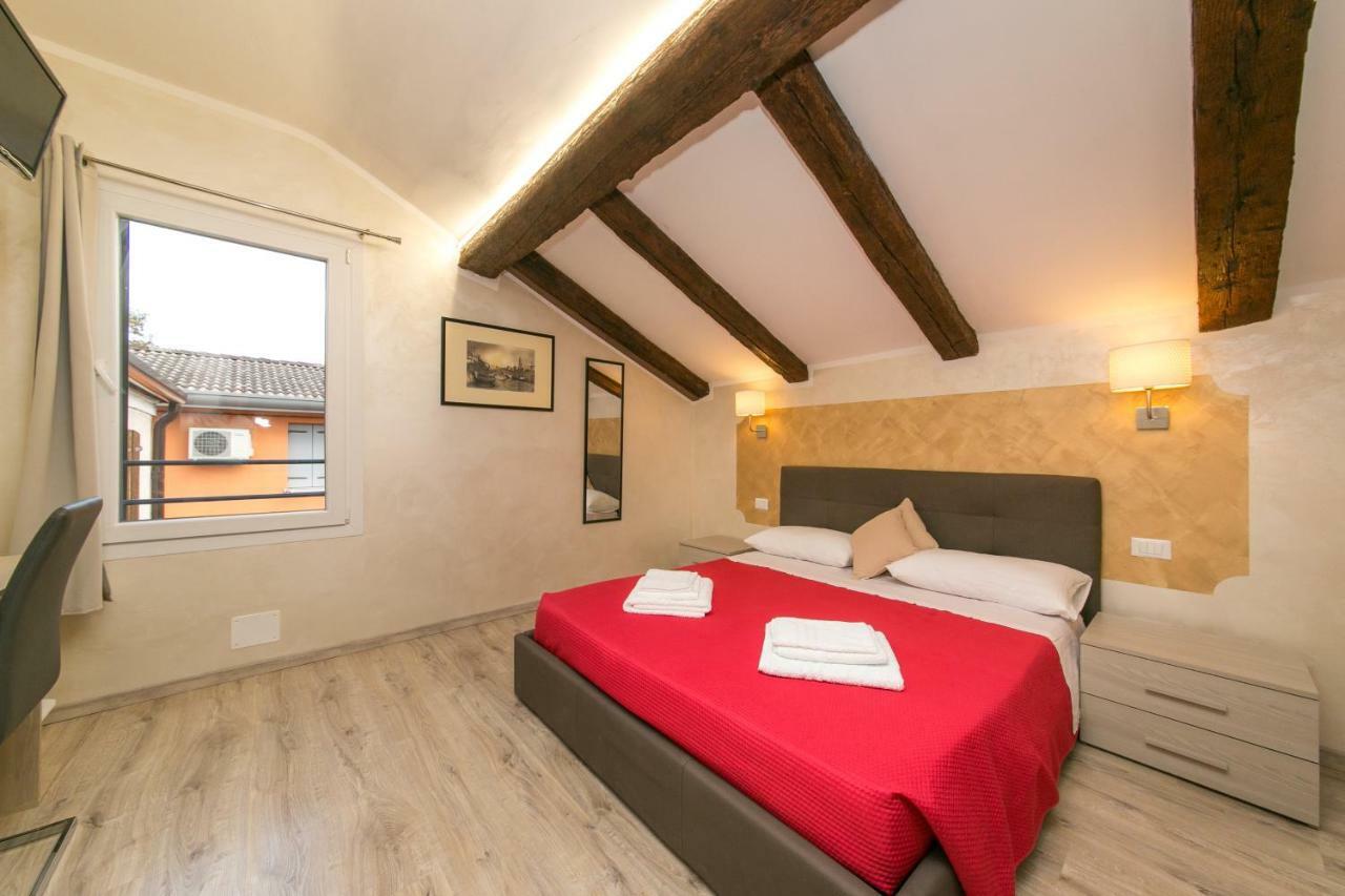 Red Lion Guest House Местре Екстериор снимка