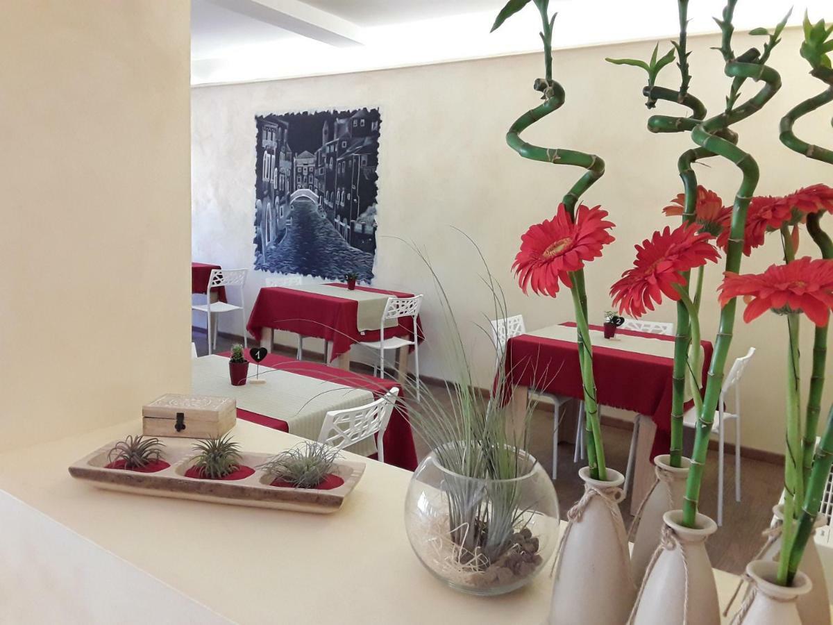 Red Lion Guest House Местре Екстериор снимка